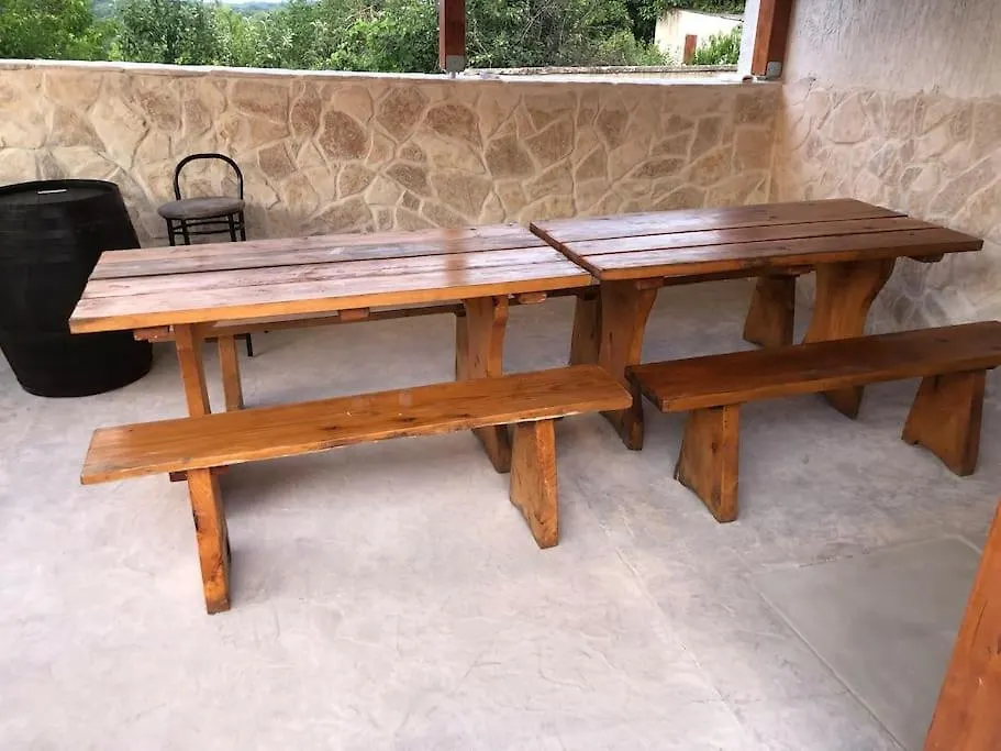 Tinjan Villa Rosa Kringa